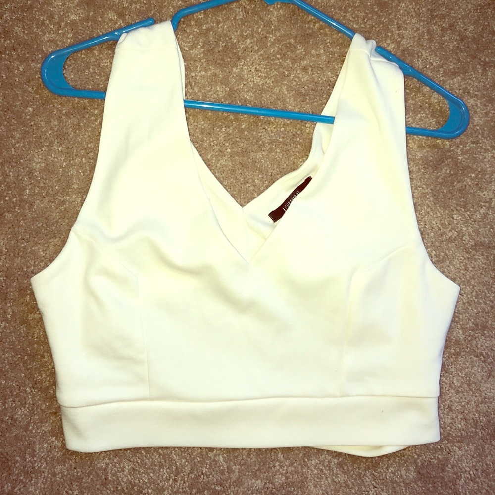 Cut out v neck crop top